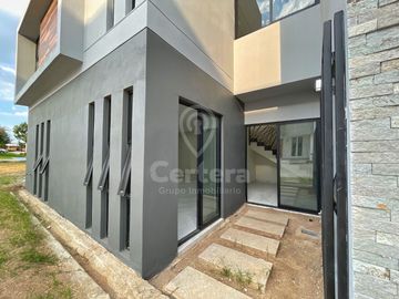 Casa Nueva en Venta en Capital Norte / Valle Imperial, Zapopan Jalisco