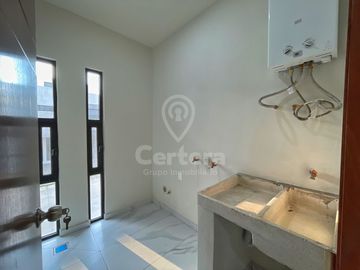 Casa Nueva en Venta en Capital Norte / Valle Imperial, Zapopan Jalisco