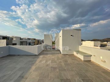 Casa Nueva en Venta en Capital Norte / Valle Imperial, Zapopan Jalisco