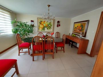 CASA DE VENTA. CUMBAYÁ. San Juan alto.