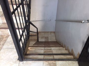 HOSTAL EN ESQUINA A MEDIA CUADRA DE LA AV. BETANCOURT EN URB SANTA ANA, LOS OLIVOS