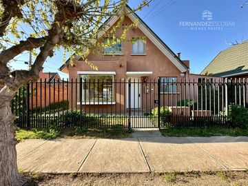 SAN FELIPE - VENDE CASA DOS PISOS 2D 3B COND. NALCAHUE