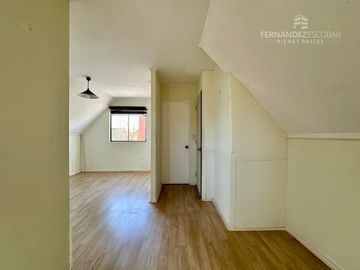 SAN FELIPE - VENDE CASA DOS PISOS 2D 3B COND. NALCAHUE