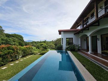 FGA - FOR SALE: 5-Bedroom Single-Family House in Ayala Westgrove Heights, Silang