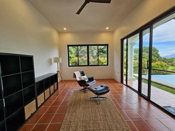 FGA - FOR SALE: 5-Bedroom Single-Family House in Ayala Westgrove Heights, Silang
