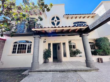 Casa con estilo colonial en San Francisco, Juriquilla