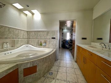 Casa con estilo colonial en San Francisco, Juriquilla