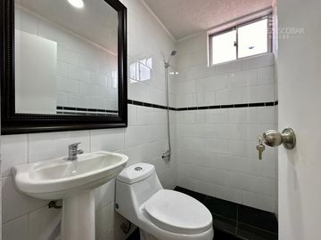 LOS ANDES - VENDE CASA DE DOS PISOS 5D 4B 2E - VILLA LOS PORTONES