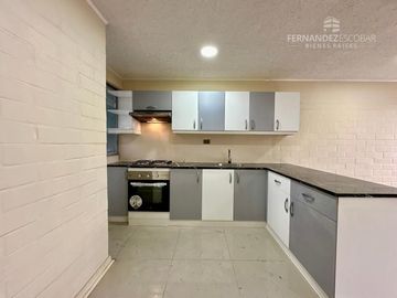 LOS ANDES - VENDE CASA DE DOS PISOS 5D 4B 2E - VILLA LOS PORTONES