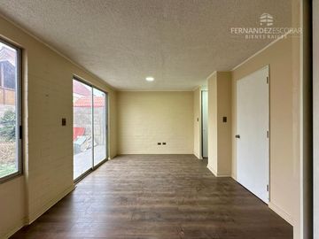 LOS ANDES - VENDE CASA DE DOS PISOS 5D 4B 2E - VILLA LOS PORTONES