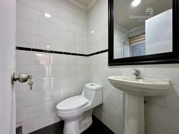LOS ANDES - VENDE CASA DE DOS PISOS 5D 4B 2E - VILLA LOS PORTONES