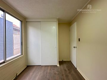 LOS ANDES - VENDE CASA DE DOS PISOS 5D 4B 2E - VILLA LOS PORTONES