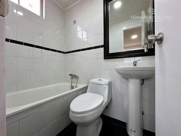 LOS ANDES - VENDE CASA DE DOS PISOS 5D 4B 2E - VILLA LOS PORTONES