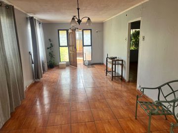 Amplia casa en sector residencial de Pedro Aguirre Cerda,