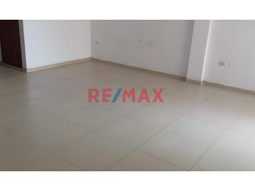 Se Alquila Departamento A Media Cuadra De Las Musas, Chiclayo.(L.GUEVARA)