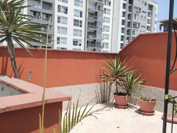 VENDO DUPLEX 174m2. URB.BARRIO MEDICO LIMITE CON AURORA MIRAFLORES