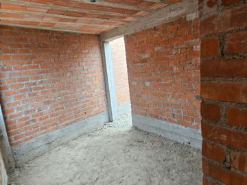 Venta De Amplio Terreno Con Construcción En Condominio El Sol De Chan Chan I (aipanaque)