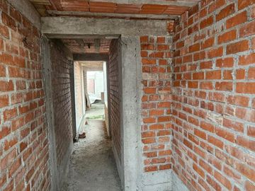 Venta De Amplio Terreno Con Construcción En Condominio El Sol De Chan Chan I (aipanaque)