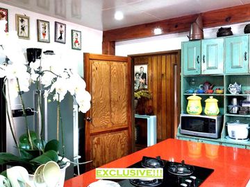 🏡 Classic Contemporary Home with Spanish-Inspired Colonial Style 🏡