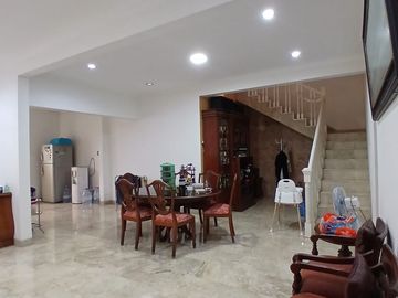 Rumah second di komplek elit tanjung barat jakarta selatan