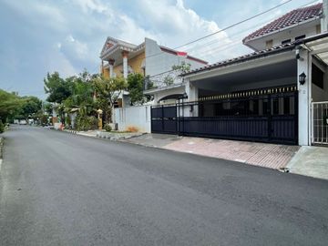 Rumah second di komplek elit tanjung barat jakarta selatan