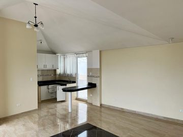 CASA DE VENTA A ESTRENAR EN CARCELÉN