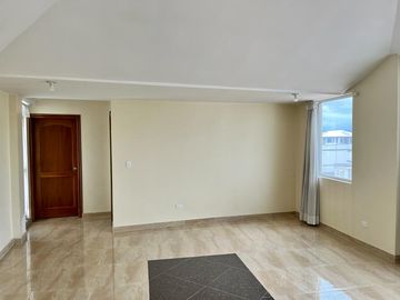 CASA DE VENTA A ESTRENAR EN CARCELÉN