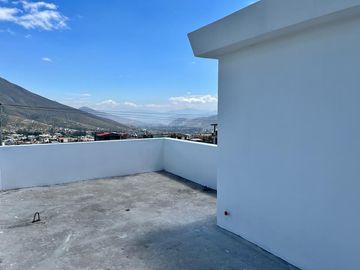 CASA DE VENTA A ESTRENAR EN CARCELÉN