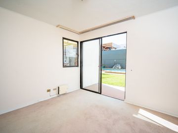 SE VENDE HERMOSA CASA EN COND. PLAYA LA PORTADA.