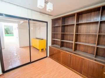 SE VENDE HERMOSA CASA EN COND. PLAYA LA PORTADA.