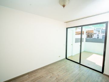 SE VENDE HERMOSA CASA EN COND. PLAYA LA PORTADA.