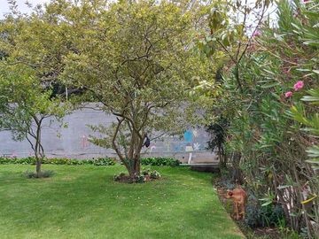 Vendo Quinta en el Quinche sector La Victoria 303 m2 de construcción. Con Piscina.