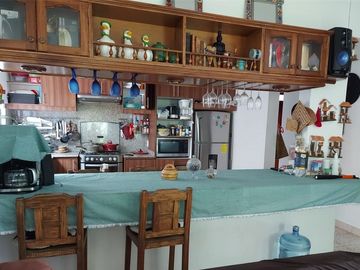 Vendo Quinta en el Quinche sector La Victoria 303 m2 de construcción. Con Piscina.
