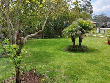Vendo Quinta en el Quinche sector La Victoria 303 m2 de construcción. Con Piscina.