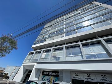 Oficina En Edificio Vucetich Con Vista Al Misti