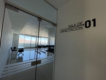 Oficina En Edificio Vucetich Con Vista Al Misti