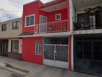 VENTA DE CASA EN VILLA DE REYES 108 Colonia: VILLAS DE LA HACIENDA Alcaldía / Mpio: CELAYA