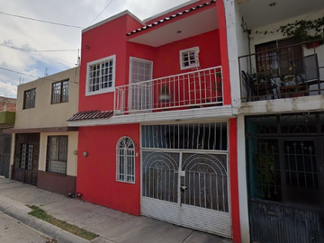 VENTA DE CASA EN VILLA DE REYES 108 Colonia: VILLAS DE LA HACIENDA Alcaldía / Mpio: CELAYA