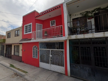 VENTA DE CASA EN VILLA DE REYES 108 Colonia: VILLAS DE LA HACIENDA Alcaldía / Mpio: CELAYA