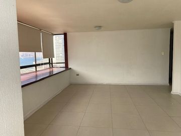 SE VENDE DEPARTAMENTO EN EDIFICIO ROYAL MARINE.