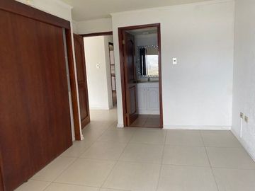 SE VENDE DEPARTAMENTO EN EDIFICIO ROYAL MARINE.