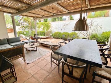 Casa en venta en exclusivo condominio Casapueblo de Cachagua