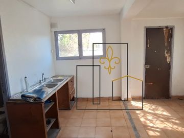 Casa en venta Isabel Riquelme San Joaquín 4dormitorios 4baños 3 estacionamientos $180.000.000