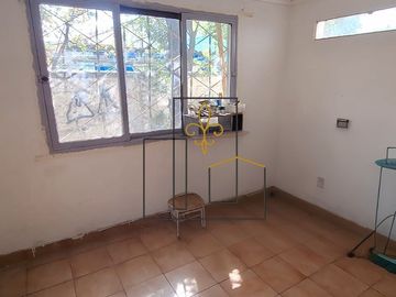 Casa en venta Isabel Riquelme San Joaquín 4dormitorios 4baños 3 estacionamientos $180.000.000
