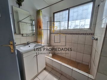 Casa en venta Isabel Riquelme San Joaquín 4dormitorios 4baños 3 estacionamientos $180.000.000