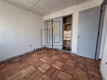 Casa en venta Isabel Riquelme San Joaquín 4dormitorios 4baños 3 estacionamientos $180.000.000