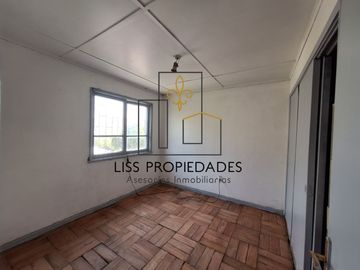Casa en venta Isabel Riquelme San Joaquín 4dormitorios 4baños 3 estacionamientos $180.000.000