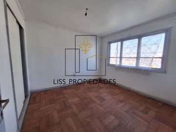 Casa en venta Isabel Riquelme San Joaquín 4dormitorios 4baños 3 estacionamientos $180.000.000