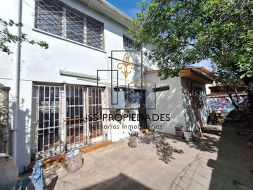Casa en venta Isabel Riquelme San Joaquín 4dormitorios 4baños 3 estacionamientos $180.000.000