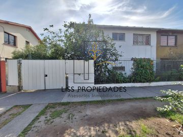 Casa en venta Isabel Riquelme San Joaquín 4dormitorios 4baños 3 estacionamientos $180.000.000